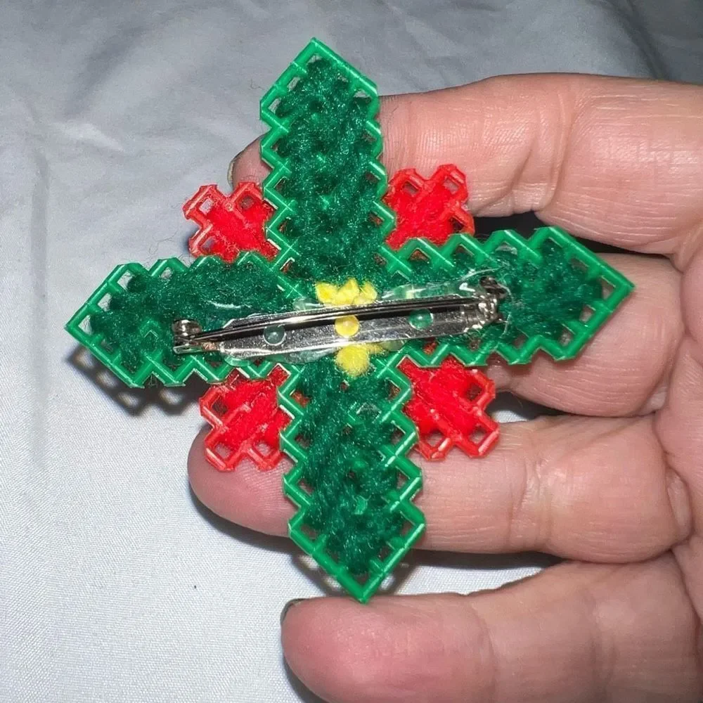 Vintage Handmade Yarn and Plastic Poinsettia Brooch